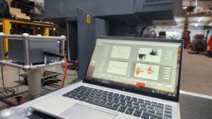 Motor bajo prueba, durante ensayo realizado con Megger ICMflex de diagnóstico simultáneo de tangente delta y descargas parciales